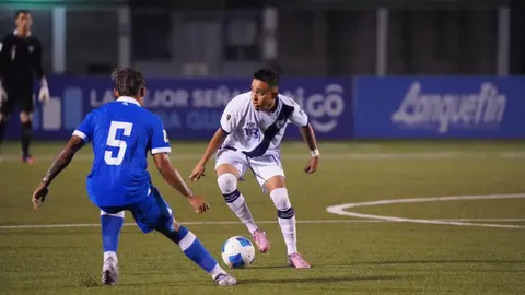 ¡Duro inicio para Tena! Guatemala cae en casa contra El Salvador en arranque de la eliminatoria