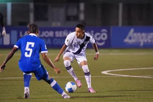 ¡Duro inicio para Tena! Guatemala cae en casa contra El Salvador en arranque de la eliminatoria