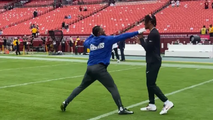 ¿Golpes en la NFL? Calentamiento del Giants vs Commanders se pone 'violento'