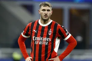 ¡Se queda! Santiago Giménez seguirá en Milan y se olvida de la Roma