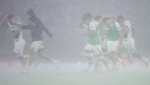 ¡Diluvio! La lluvia es protagonista en el final del encuentro entre Pumas y Atlas