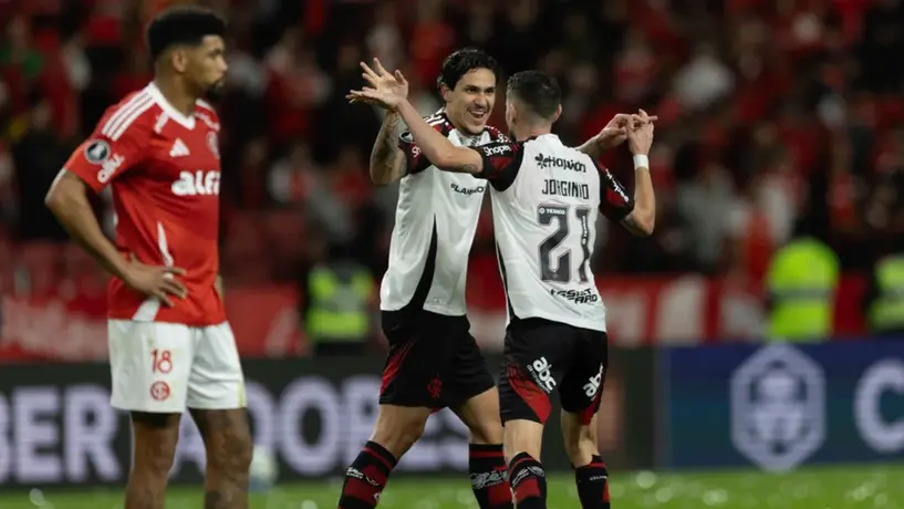 Flamengo vence a Internacional y clasifica a cuartos de final de Copa Libertadores