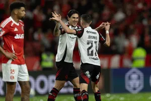 Flamengo vence a Internacional y clasifica a cuartos de final de Copa Libertadores