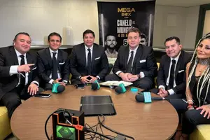 Netflix le ‘robó’ narrador a TUDN para la pelea de Canelo vs Crawford