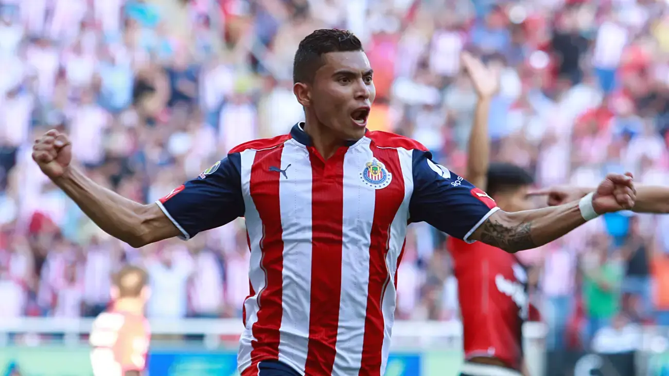 Orbelín Pineda en su paso por Chivas | IMAGO7