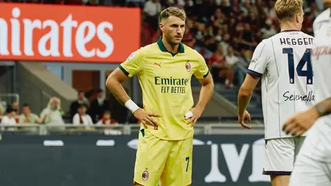 Santiago Giménez recibe palabras de apoyo de Rafael Leao por sequía goleadora en Milan