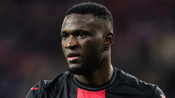 ¡Sonríe Santi Giménez! Milan cancela fichaje de Victor Boniface