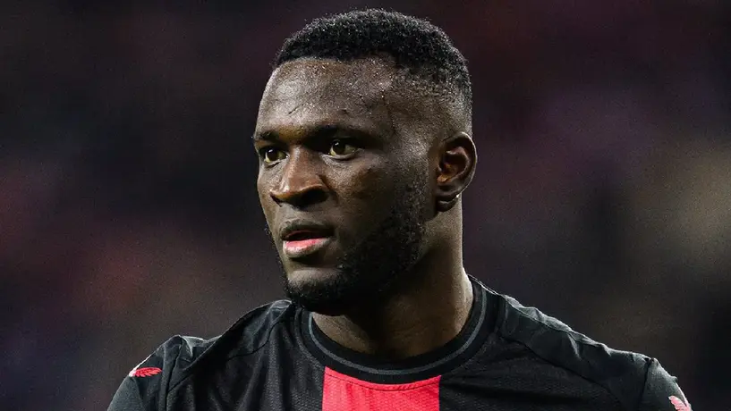 ¡Sonríe Santi Giménez! Milan cancela fichaje de Victor Boniface