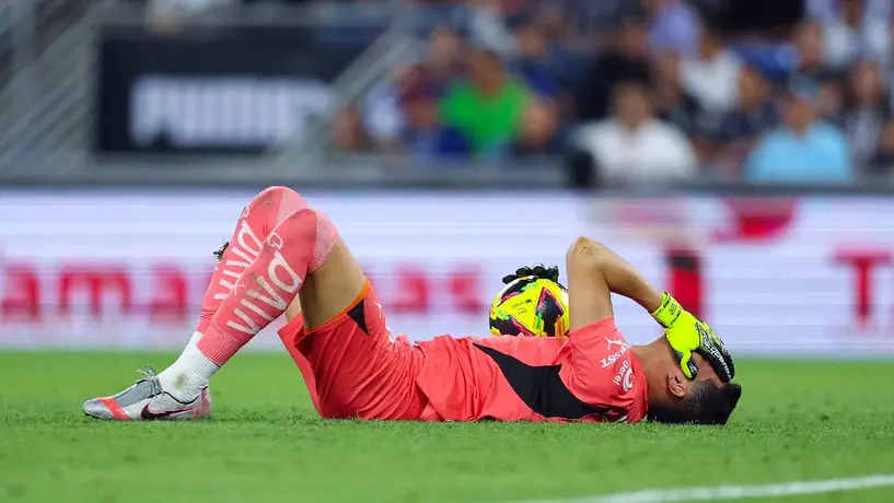 Andrada se queda en Rayados; negociaciones entre Monterrey y Al Najma se cayeron