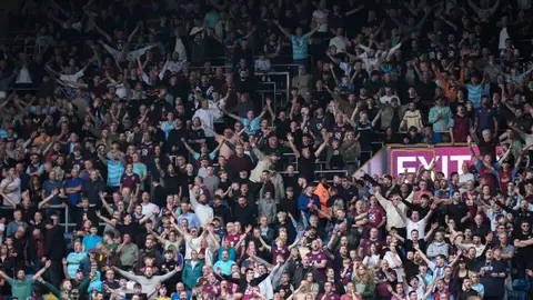 La fiebre mexicana por el Sunderland tiene competencia: Burnley levanta la mano