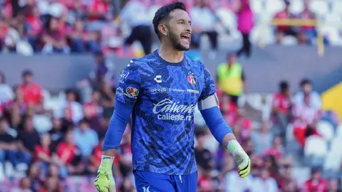 ¡Alarmante! Camilo Vargas recibió balonazo en la cara