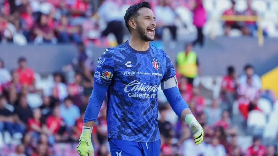 ¡Alarmante! Camilo Vargas recibió balonazo en la cara
