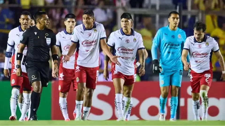 "Algo en Chivas está podrido": Luis García sobre el presente del Rebaño