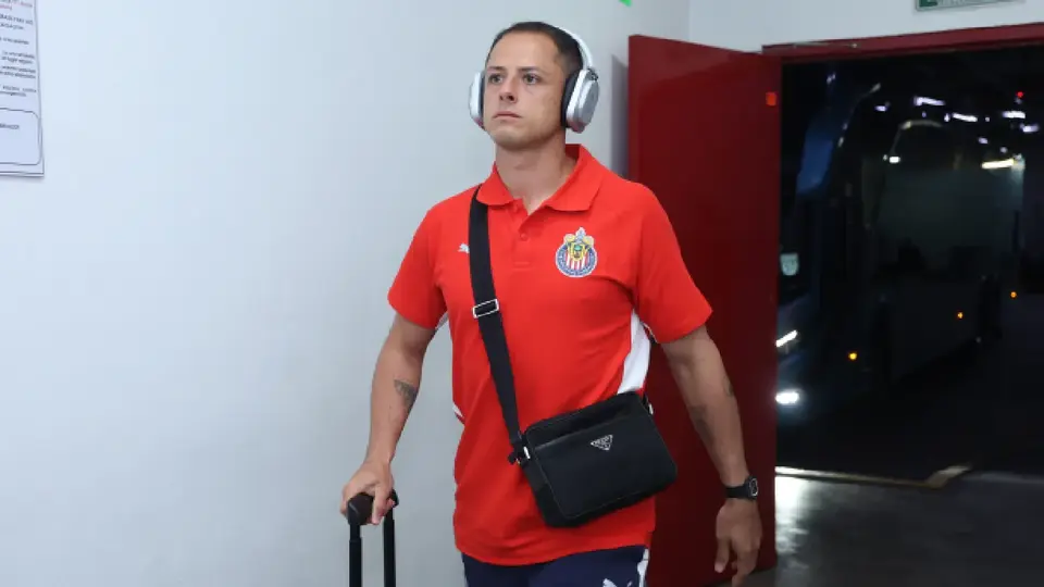 Chicharito Hernández regresa a la convocatoria de Chivas para enfrentar a Pumas