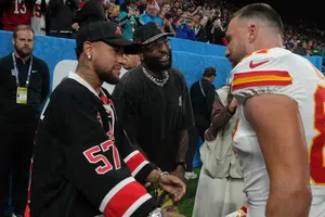 Neymar sorprende en la NFL en Brasil y se encuentra con Travis Kelce en Sao Paulo