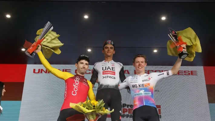 Isaac del Toro consigue triplete en Italia tras ganar la Coppa Sabatini