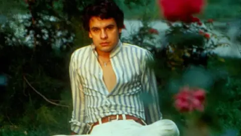 "Juan Gabriel: Debo, puedo y quiero" llega a Netflix con el retrato más íntimo del Divo de Juárez
