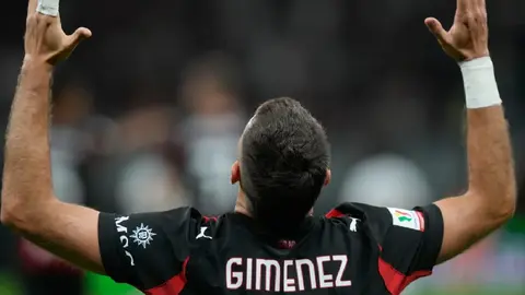¿Hubo halagos? Así reaccionó la prensa italiana a la anotación de Santiago Giménez en Coppa Italia