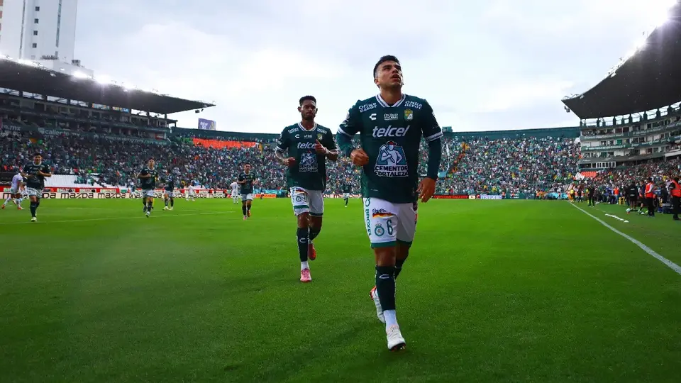 ¡Lo extraña Chivas! 'Nene' Beltrán se luce con golazo ante Querétaro