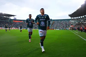 ¡Lo extraña Chivas! 'Nene' Beltrán se luce con golazo ante Querétaro