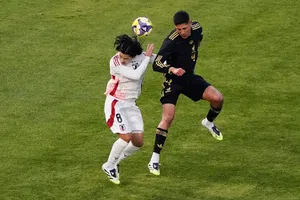 Se encienden las alarmas en el Tri: Edson Álvarez salió lesionado ante Japón