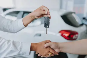 ¿Vas a comprar un auto por internet? La CDMX te protege con módulos “Compra Segura”