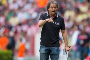 Daniel Ruso Brailovsky advierte a Allan Saint-Maximin