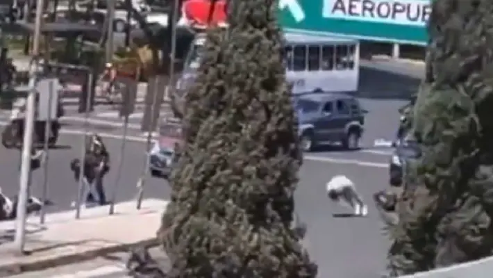 VIDEO: Policía de SSC es detenido tras quitarle la vida a joven motociclista en la CDMX