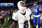 Bills expulsan a aficionado que agredió a Lamar Jackson en pleno Sunday Night Football
