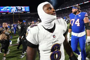 Bills expulsan a aficionado que agredió a Lamar Jackson en pleno Sunday Night Football