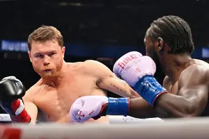 Julio César Chávez critica a Canelo Álvarez tras derrota ante Crawford: "lo veo cansado"