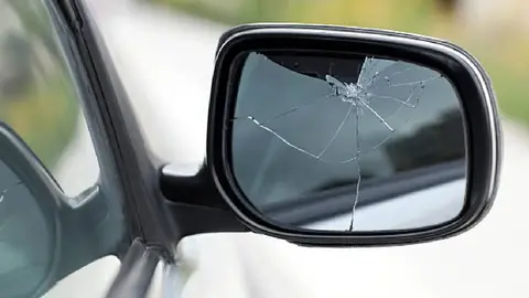 Estafa del espejo retrovisor en CDMX: cómo evitar caer en el engaño