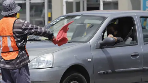 ¿Cuántas horas de arresto y cuál es la multa para franeleros en CDMX?