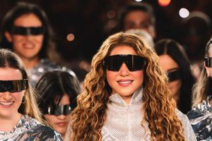 Alejandra Valencia "caminó con la loba" en el concierto de Shakira en Hermosillo