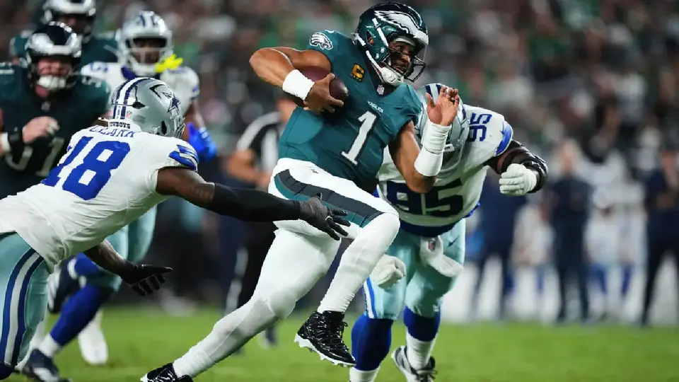 Eagles vencieron a los Cowboys en el Kickoff, gracias a los acarreos de Jalen Hurts