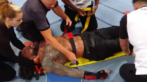 Clash in Paris: Roman Reigns recibe paliza por parte de Bron Breakker y Bronson Reed