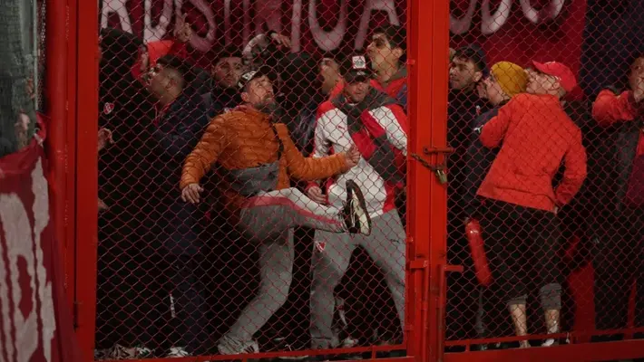Periodista argentino compara violencia en el futbol mexicano y argentino: "Nos duele"