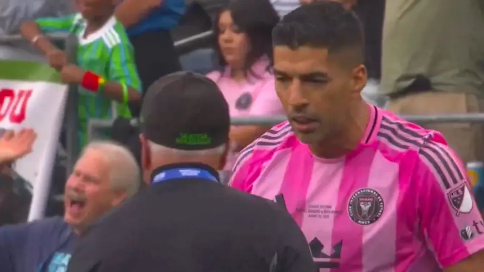 Luis Suárez le escupe a auxiliar del Seattle Sounders tras perder la Final de la Leagues Cup