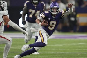 J.J. McCarthy estará fuera de acción, al menos, de dos a tres semanas tras lesión