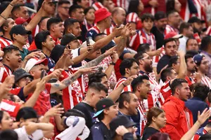 Hermano de aficionado de Cruz Azul golpeado explica incidente con afición de Chivas