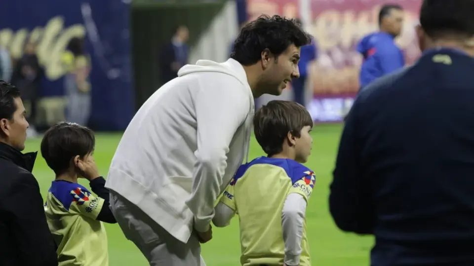 Checo Pérez revela el mensaje de aliento que le dio su hijo al firmar con Cadillac