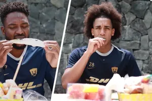 Extranjeros de Pumas se animan a probar dulces típicos mexicanos en el Día de la Independencia