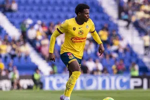 América pierde dinero con Javairo Dilrosun: sin minutos, sin equipo y con salario millonario