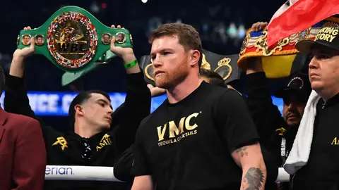 Terence Crawford devolvió los cinturones a Canelo Álvarez tras la pelea en Las Vegas