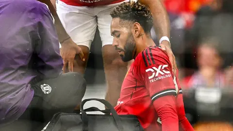Drama en Old Trafford: Matheus Cunha cae lesionado y enciende la crisis del Manchester United