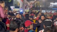 ¡Así no! Afición de Chivas protagoniza pelea durante serenata al club