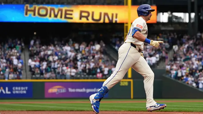 Cal Raleigh iguala el récord de Mickey Mantle en Grandes Ligas