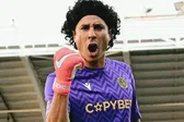 Guillermo Ochoa se luce con asistencia y consigue su primer triunfo en Chipre