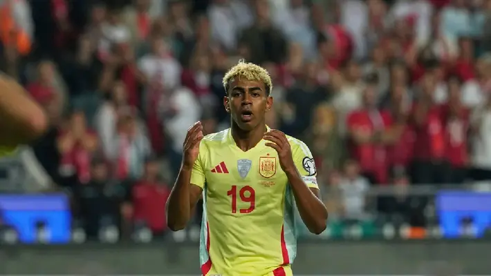 ¿Qué le pasó a Lamine? El juvenil de España se pierde gol increíble ante Turquía