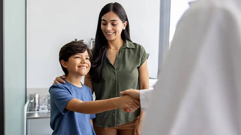 Regreso a clases 2025-2026: Certificado médico GRATIS en estas alcaldías